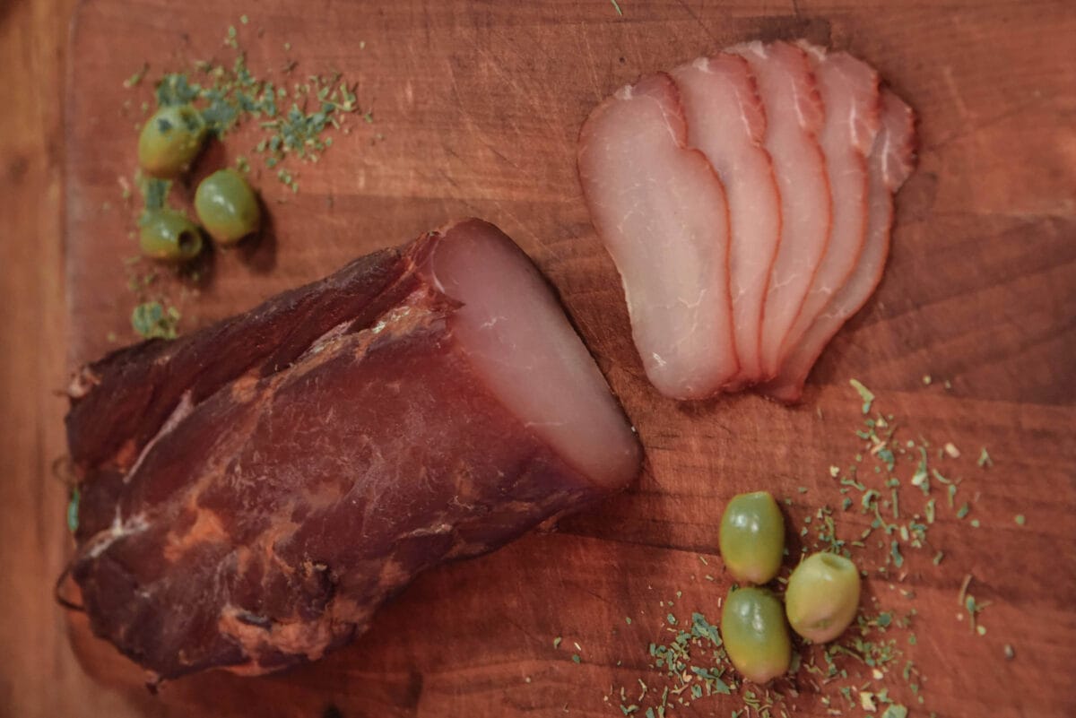 Uzicka svinjska pecenica scaled domaci prirodni proizvodi